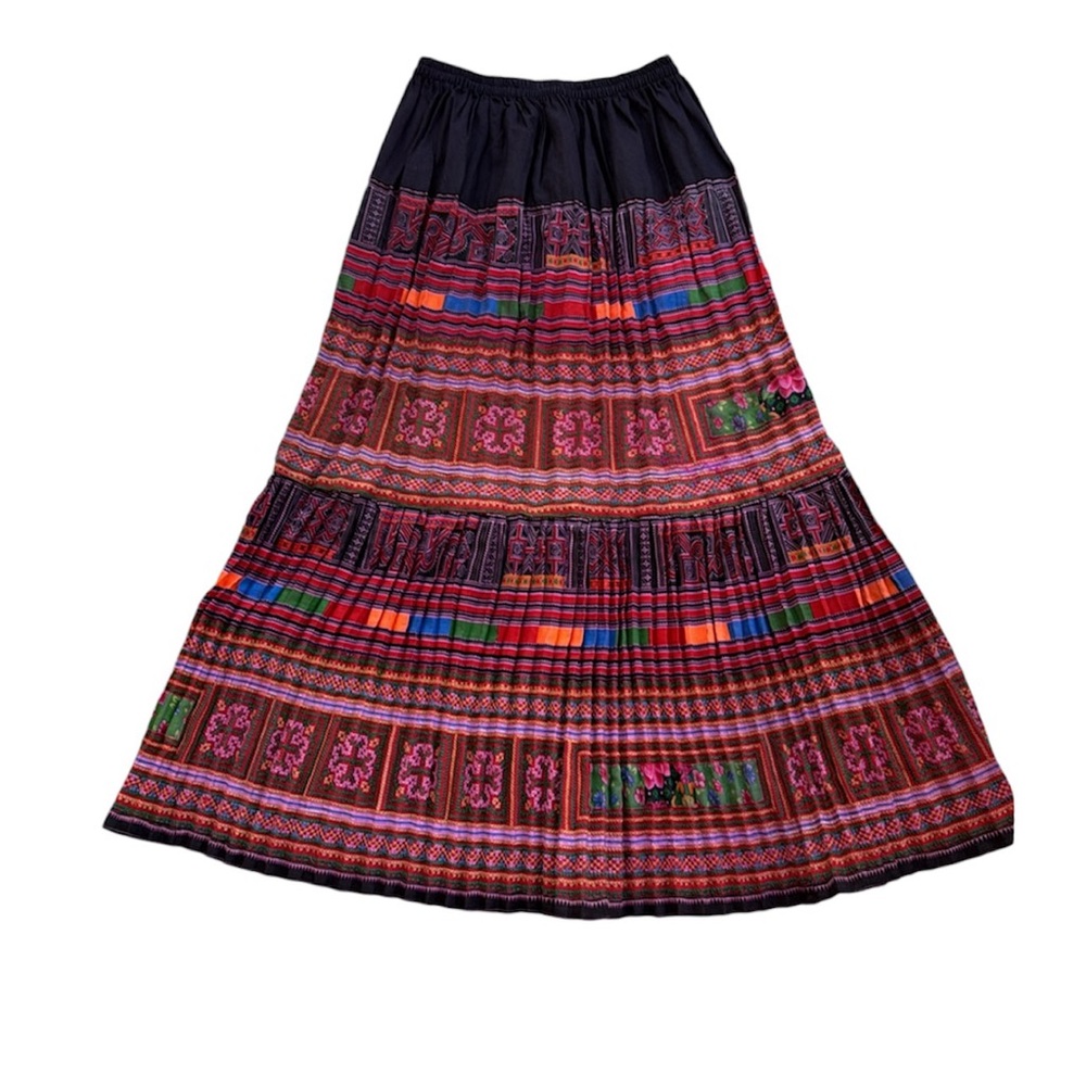 NO LABEL ..Beautiful and colorful maxi skirt , VGC